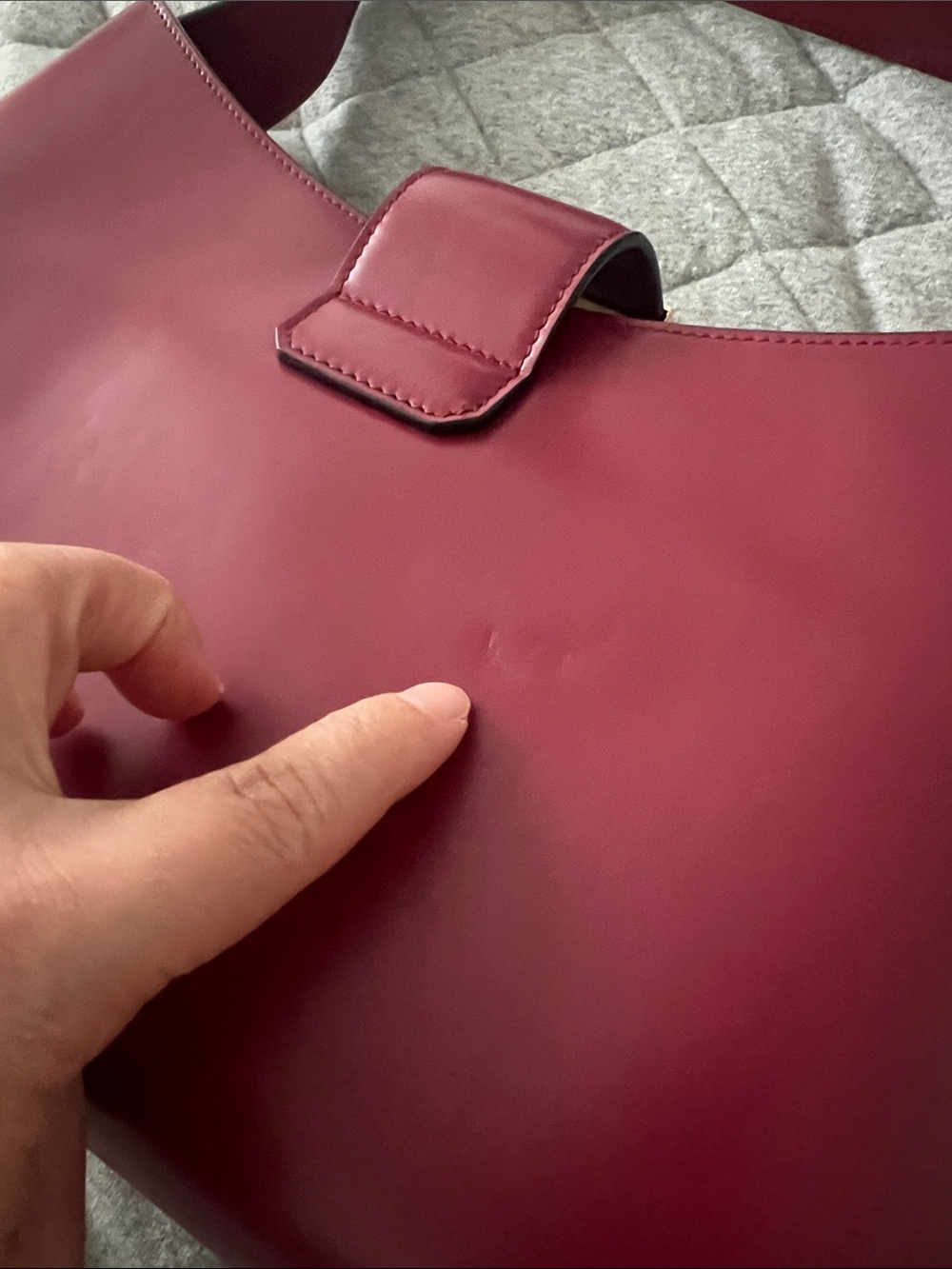 Authentic Ferragamo Trifolio Leather Shoulder Bag Raspberry Red gold Gancini - Picture 14 of 14